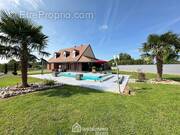 Coup de c½ur assuré pour cette magnifique maison d&#039;une surface habitable de 205 m² - Maison à CRECY-SUR-SERRE