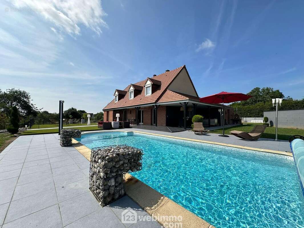 Vous serez séduits par l&#039;environnement et le potentiel - Maison à CRECY-SUR-SERRE