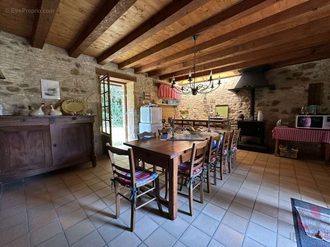 Maison à FRAYSSINET-LE-GELAT