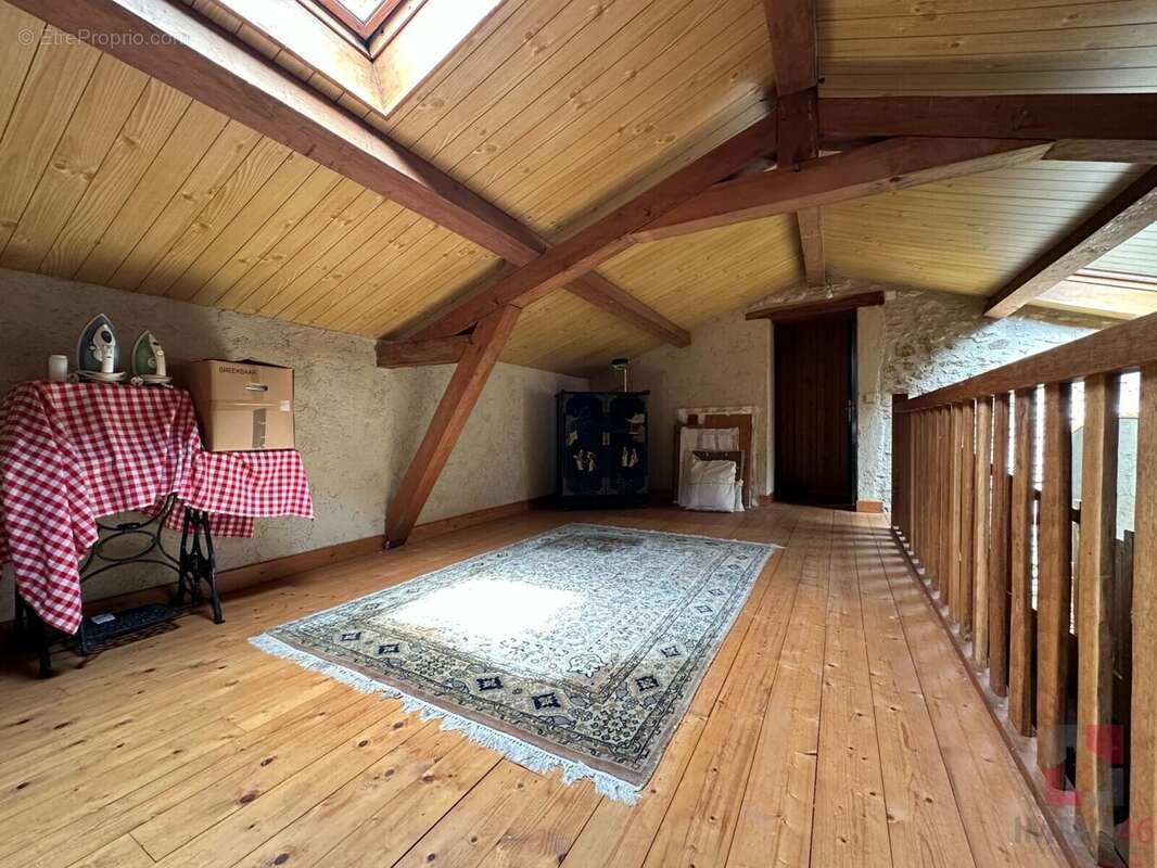 Maison à FRAYSSINET-LE-GELAT