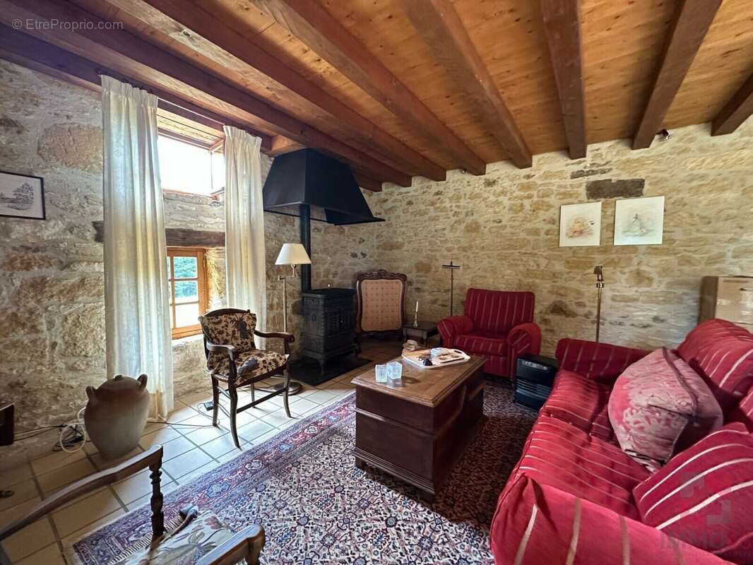 Maison à FRAYSSINET-LE-GELAT