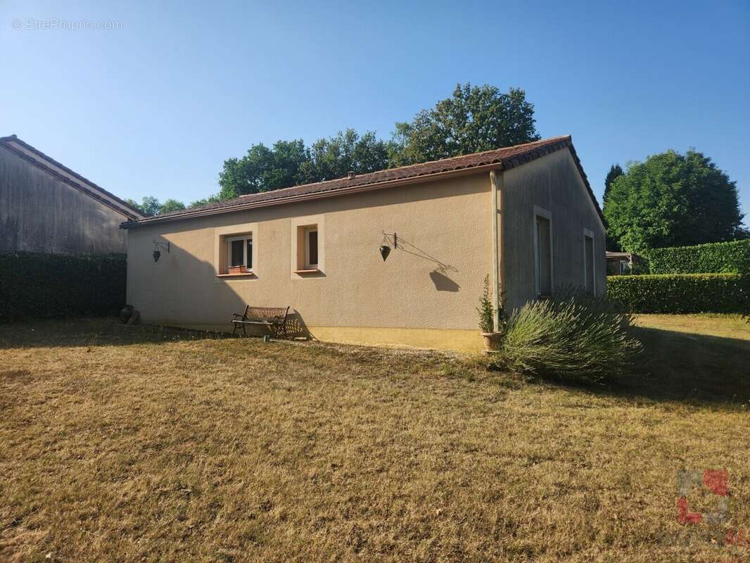 Maison à PUY-L&#039;EVEQUE