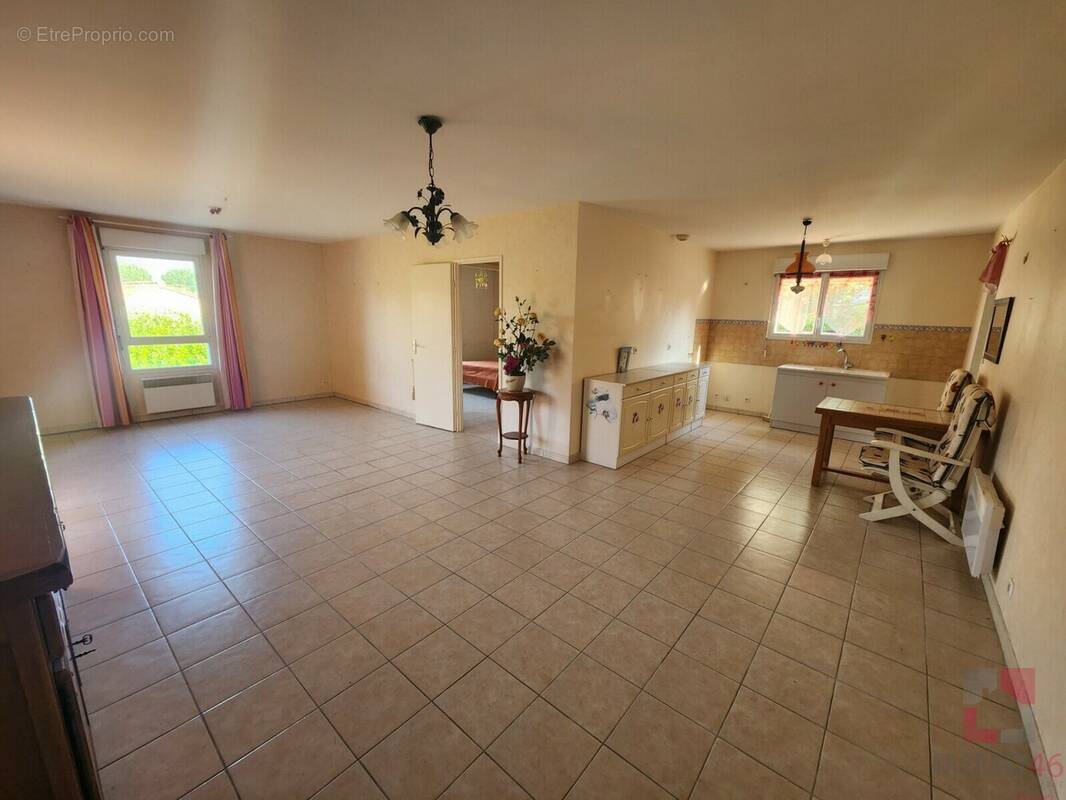 Maison à PUY-L&#039;EVEQUE