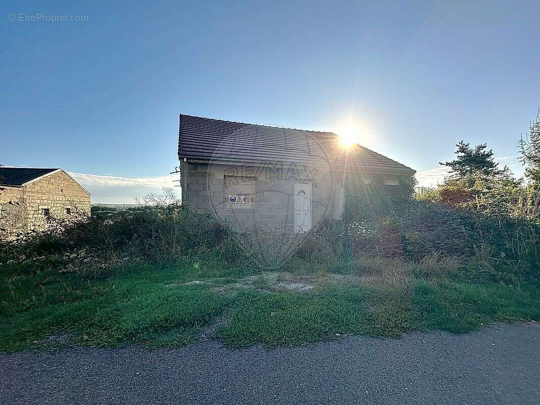 Maison à PONT-SUR-YONNE