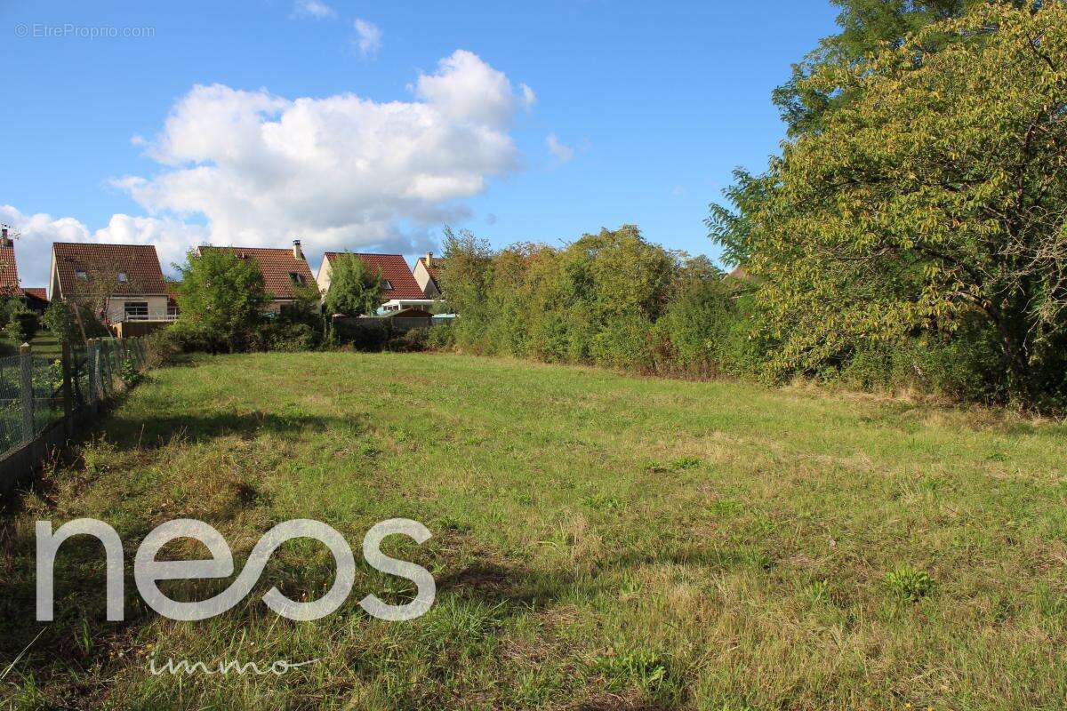 Terrain à SAINT-DOULCHARD