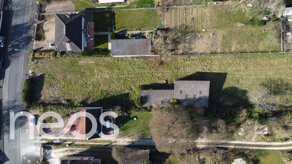 Terrain à SAINT-DOULCHARD