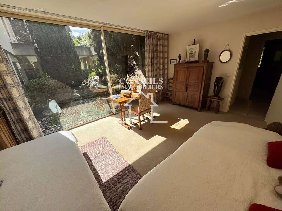 Maison à SAINT-JULIEN-DU-SAULT