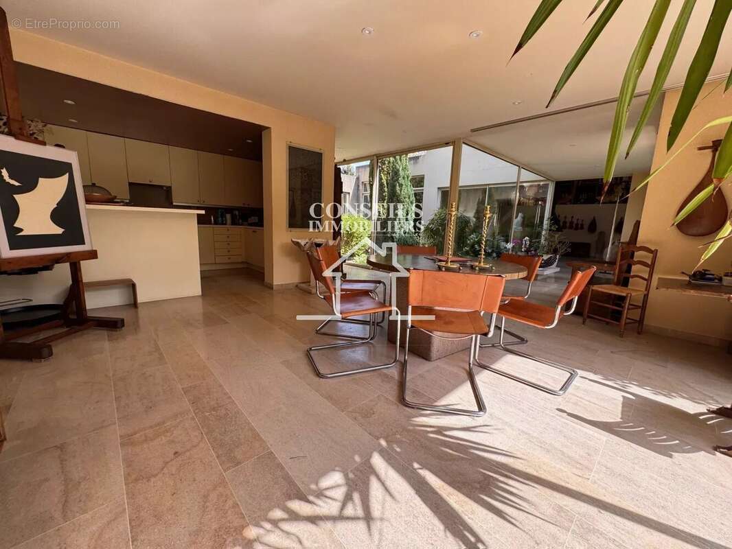 Maison à SAINT-JULIEN-DU-SAULT