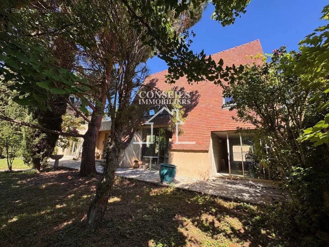 Maison à SAINT-JULIEN-DU-SAULT