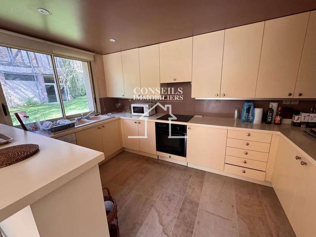 Maison à SAINT-JULIEN-DU-SAULT