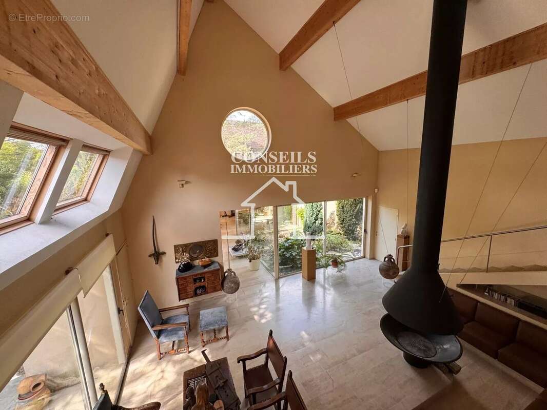 Maison à SAINT-JULIEN-DU-SAULT