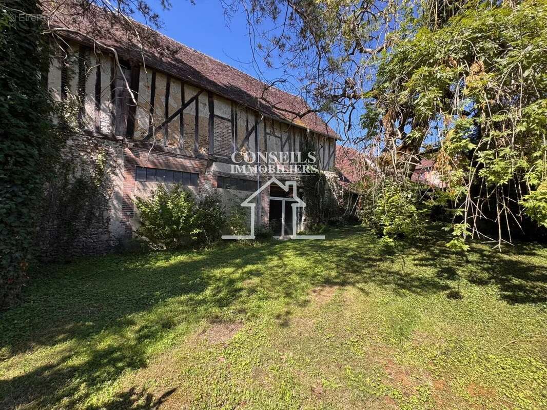 Maison à SAINT-JULIEN-DU-SAULT