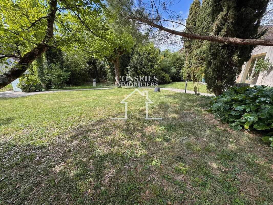 Maison à SAINT-JULIEN-DU-SAULT