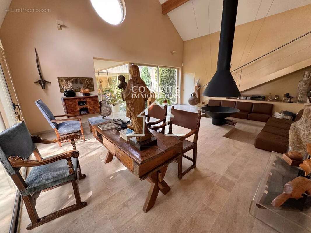 Maison à SAINT-JULIEN-DU-SAULT