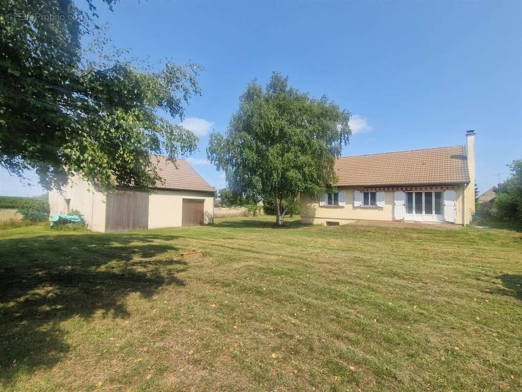 Maison à VERT-EN-DROUAIS