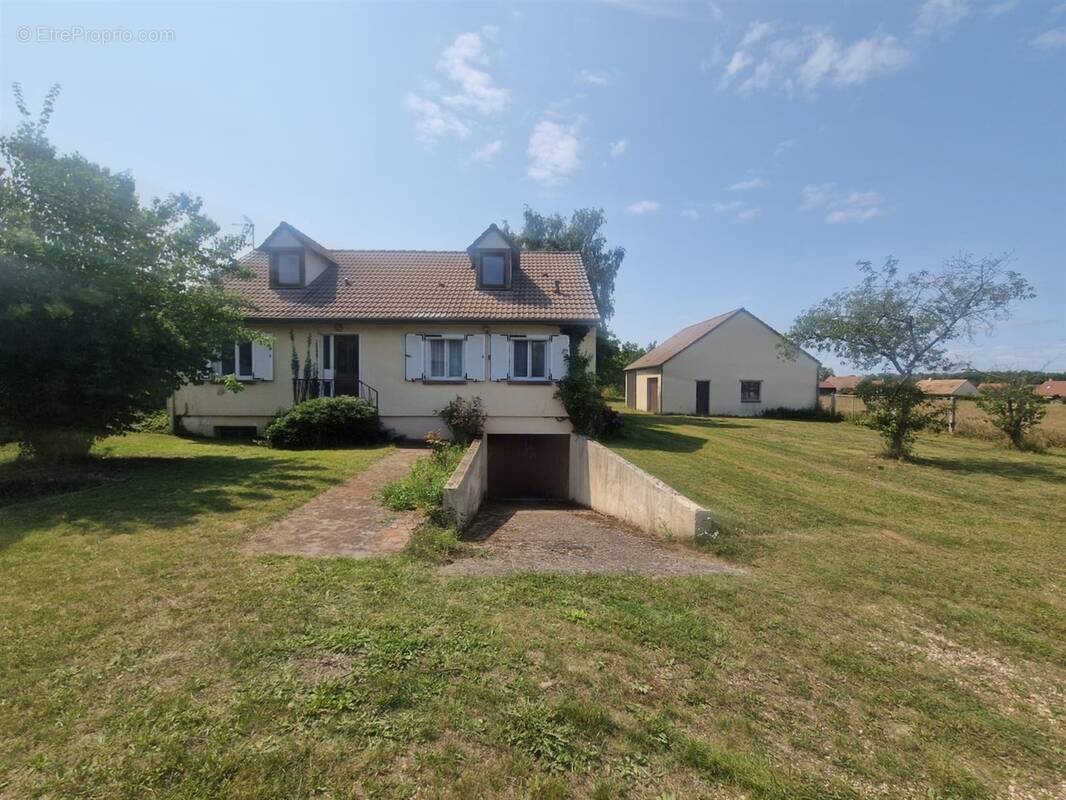 Maison à VERT-EN-DROUAIS