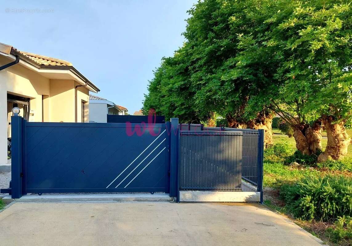 Maison à BENESSE-MAREMNE