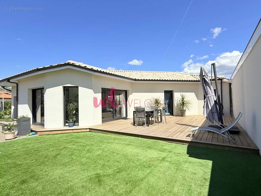 Maison à BENESSE-MAREMNE