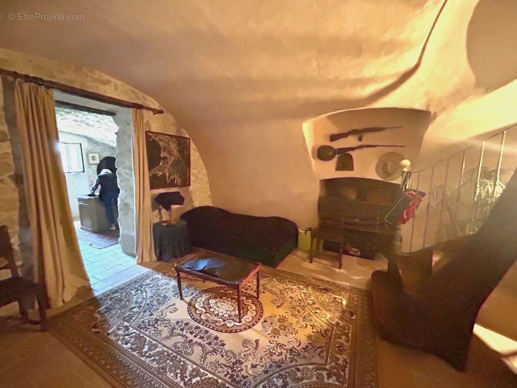 Appartement à CHATEAUNEUF-GRASSE