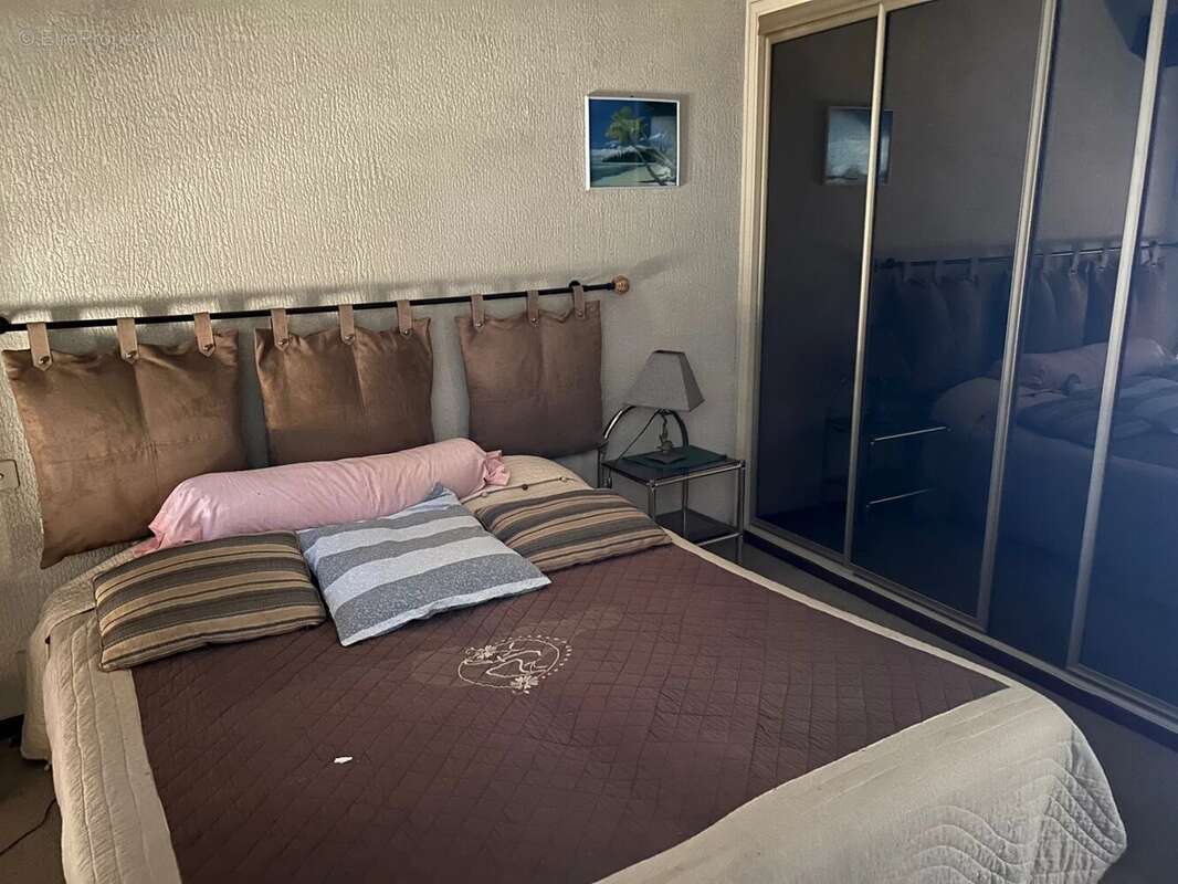 Appartement à CHATEAUNEUF-GRASSE