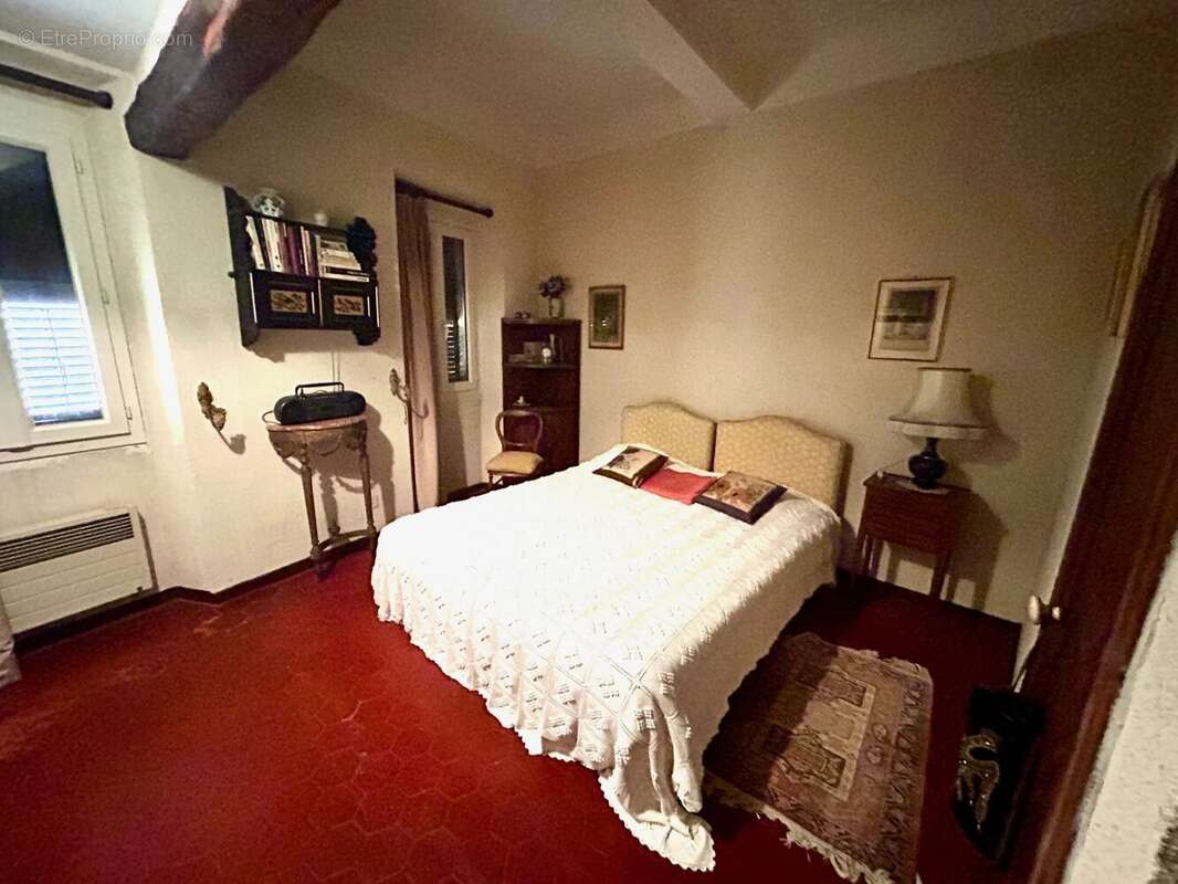 Appartement à CHATEAUNEUF-GRASSE