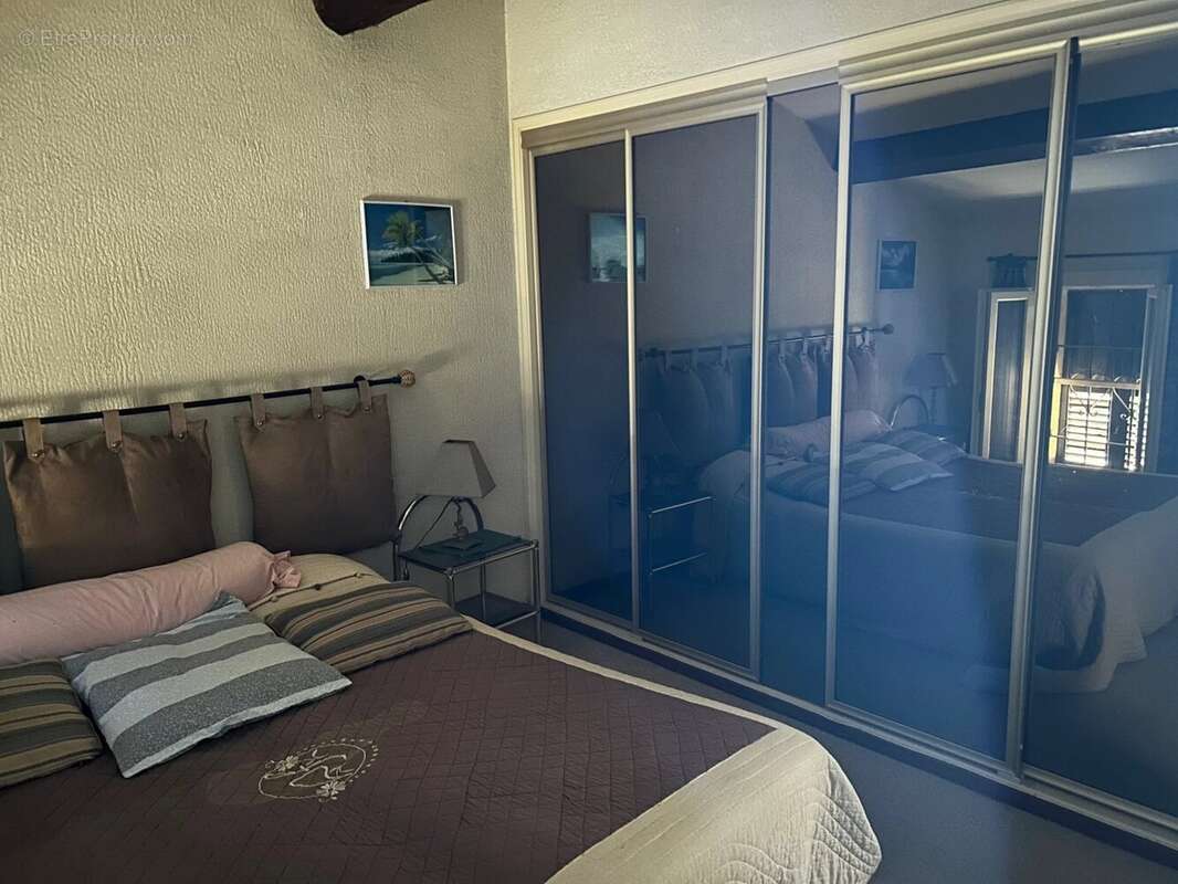 Appartement à CHATEAUNEUF-GRASSE