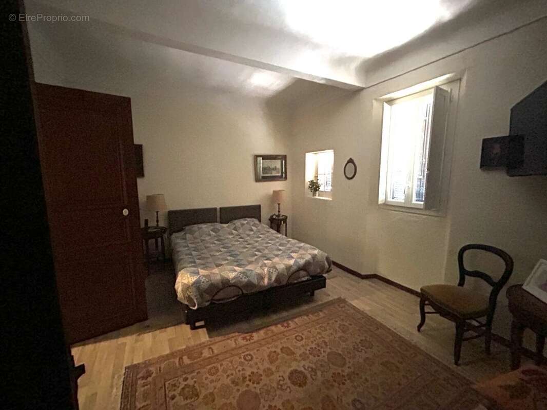 Appartement à CHATEAUNEUF-GRASSE