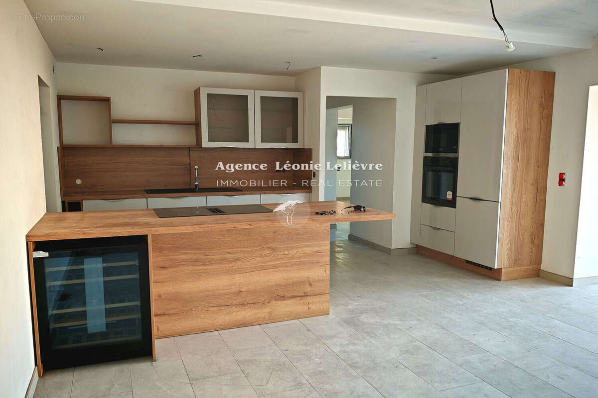 Maison à LES ISSAMBRES