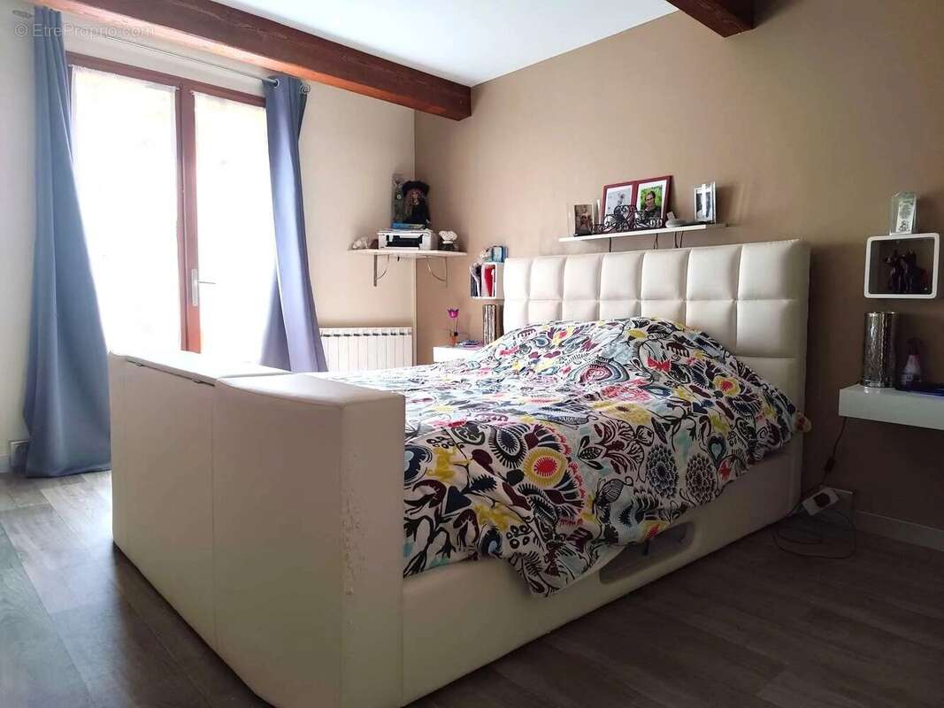 Maison à PUGET-THENIERS