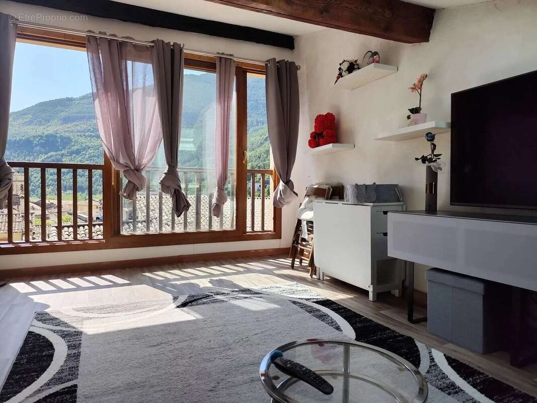 Maison à PUGET-THENIERS