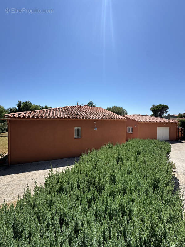 Maison à PEZILLA-LA-RIVIERE