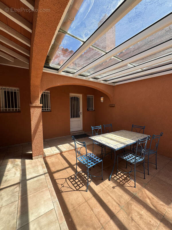 Maison à PEZILLA-LA-RIVIERE