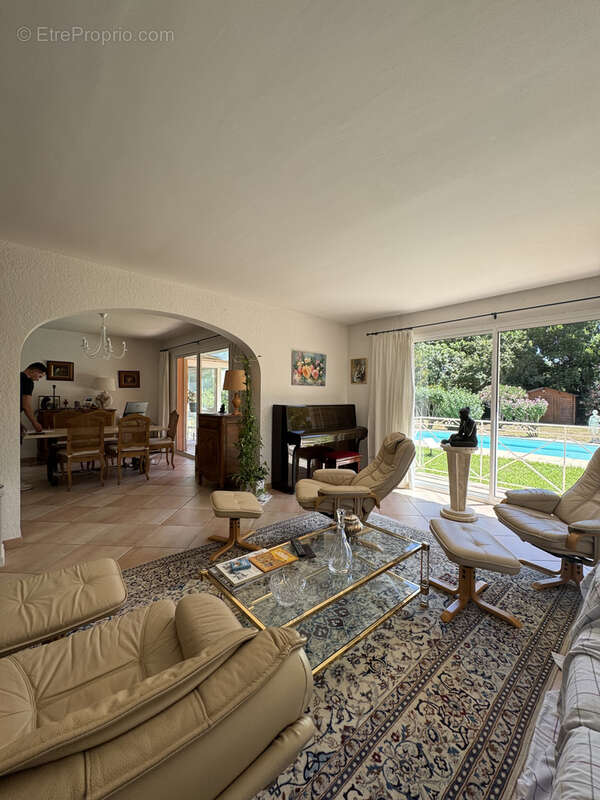 Maison à PEZILLA-LA-RIVIERE