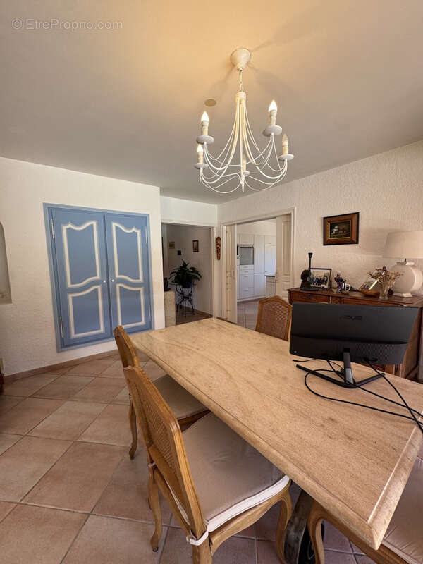 Maison à PEZILLA-LA-RIVIERE