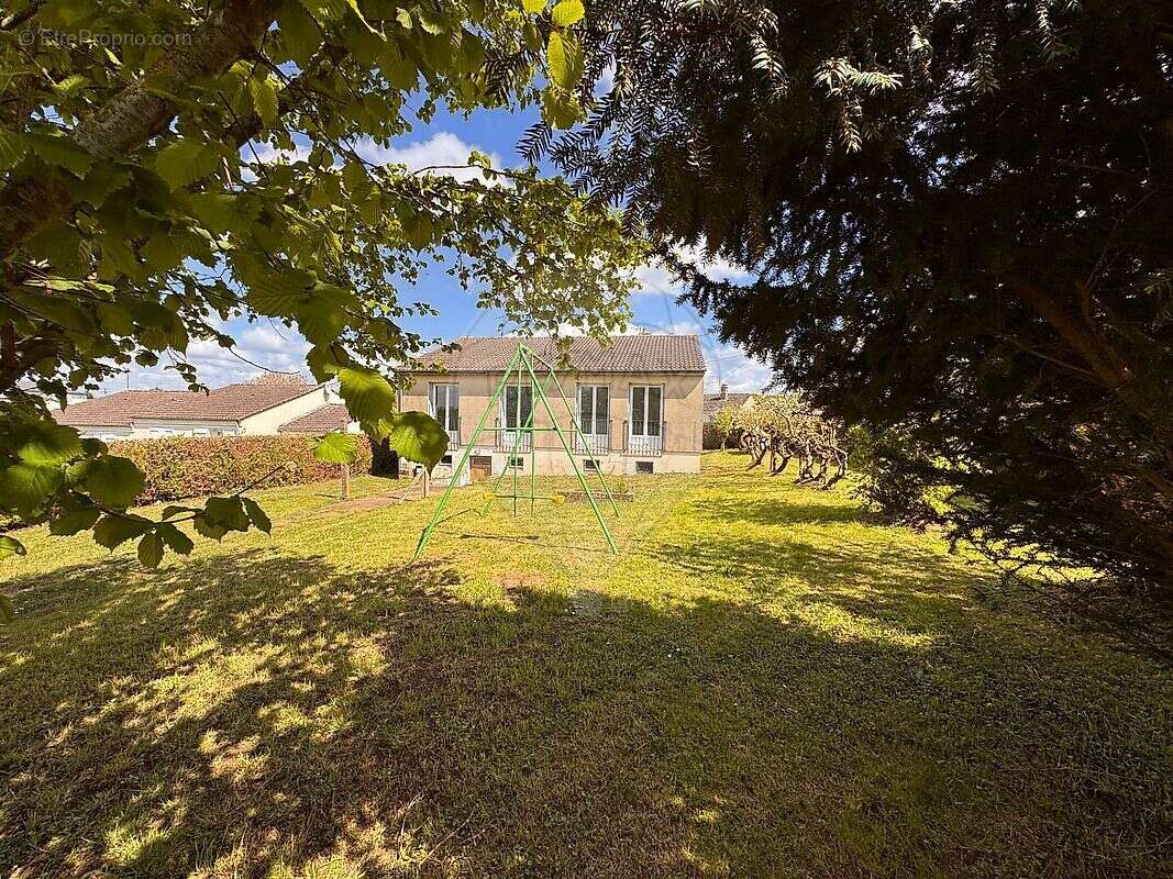 Maison à SANCERGUES