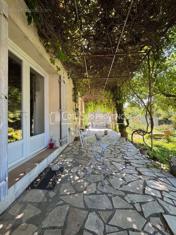 Maison à PERNES-LES-FONTAINES