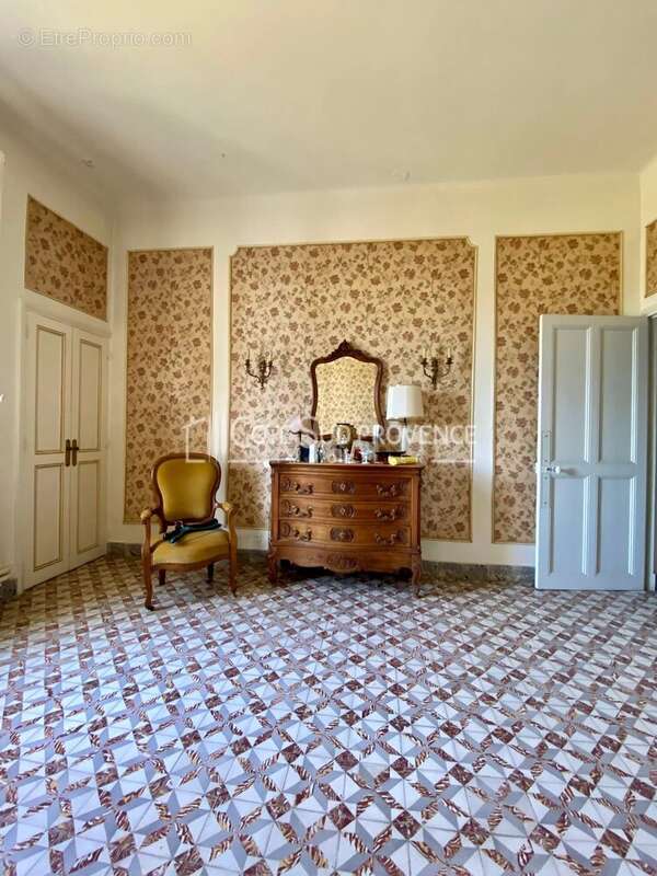 Maison à PERNES-LES-FONTAINES