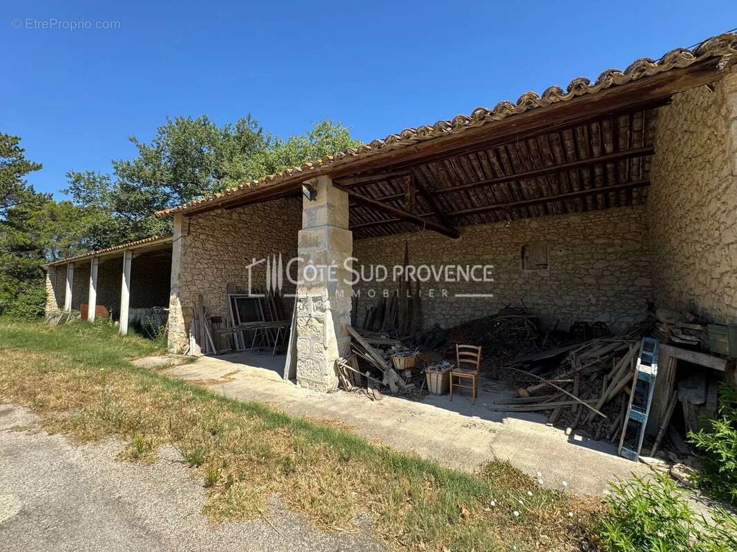 Maison à PERNES-LES-FONTAINES