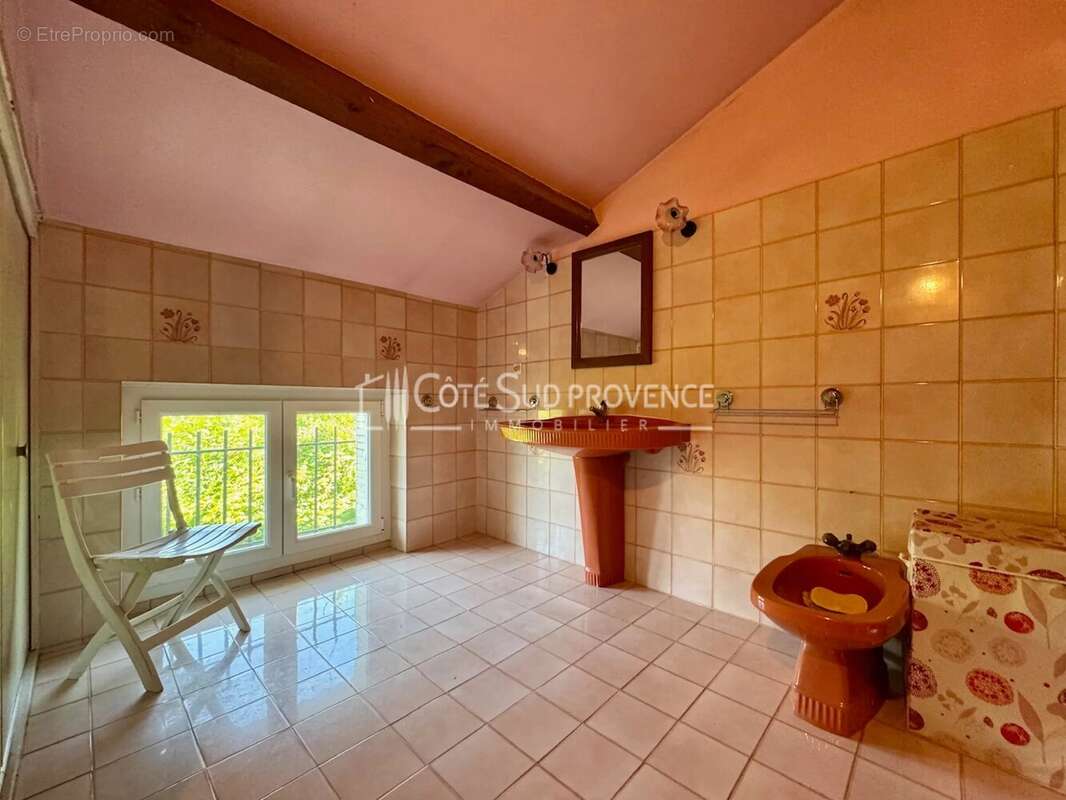 Maison à PERNES-LES-FONTAINES