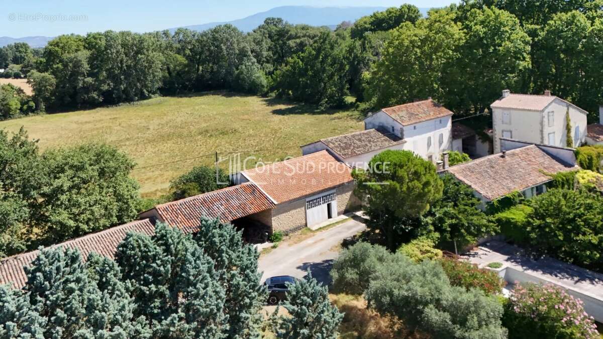 Maison à PERNES-LES-FONTAINES
