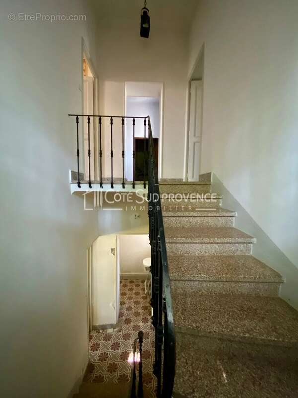 Maison à PERNES-LES-FONTAINES