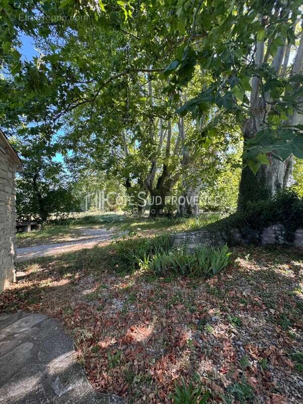 Maison à PERNES-LES-FONTAINES