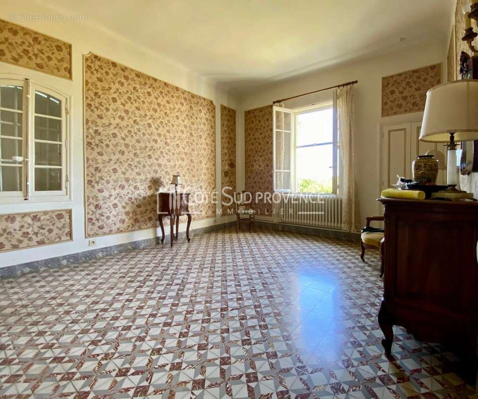 Maison à PERNES-LES-FONTAINES