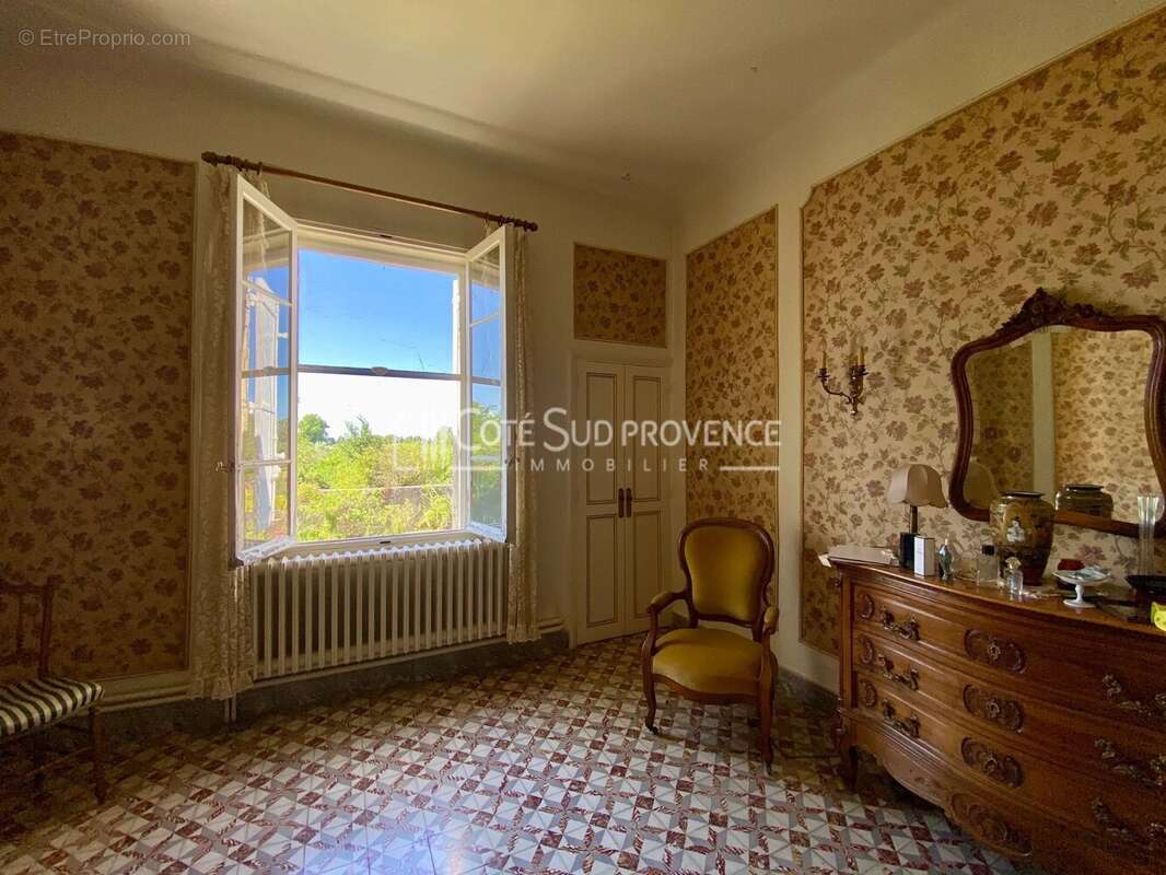 Maison à PERNES-LES-FONTAINES