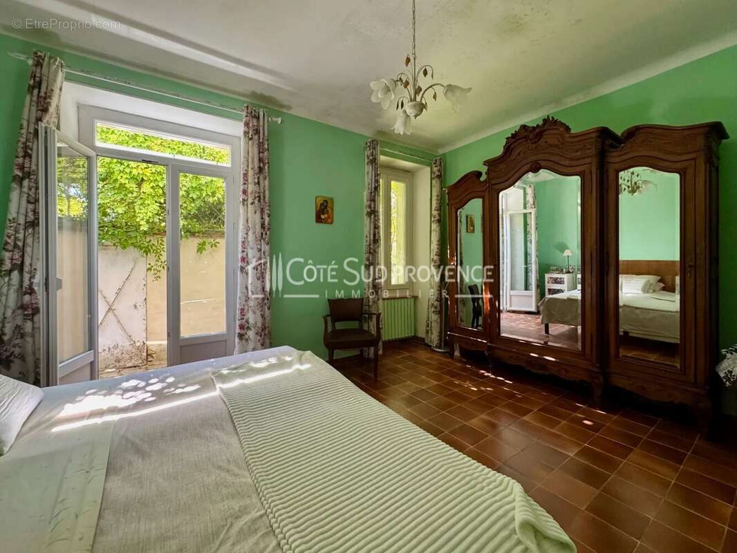 Maison à PERNES-LES-FONTAINES