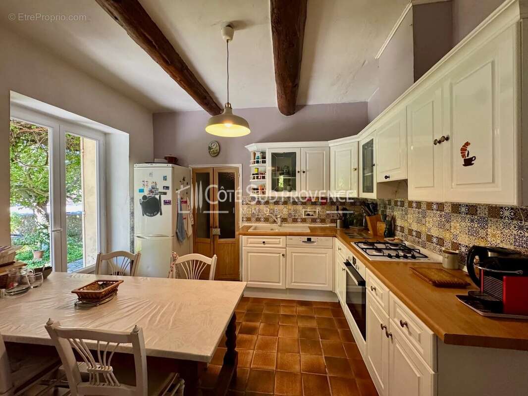 Maison à PERNES-LES-FONTAINES