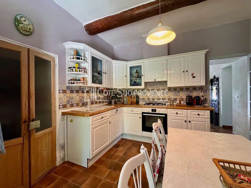 Maison à PERNES-LES-FONTAINES