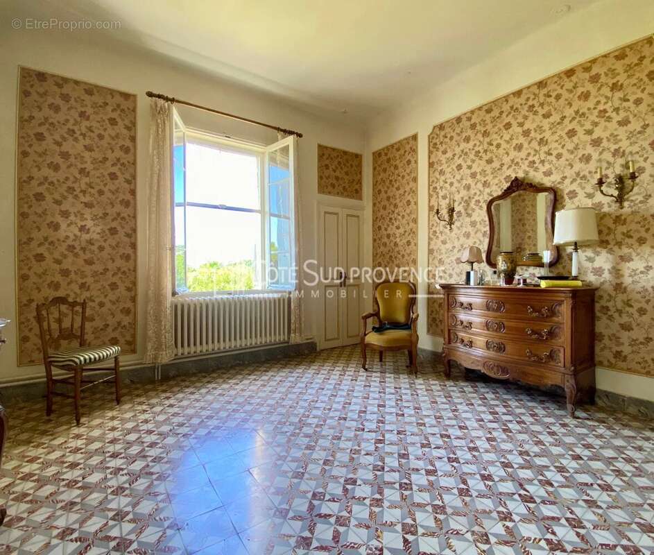 Maison à PERNES-LES-FONTAINES