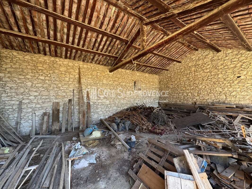 Maison à PERNES-LES-FONTAINES