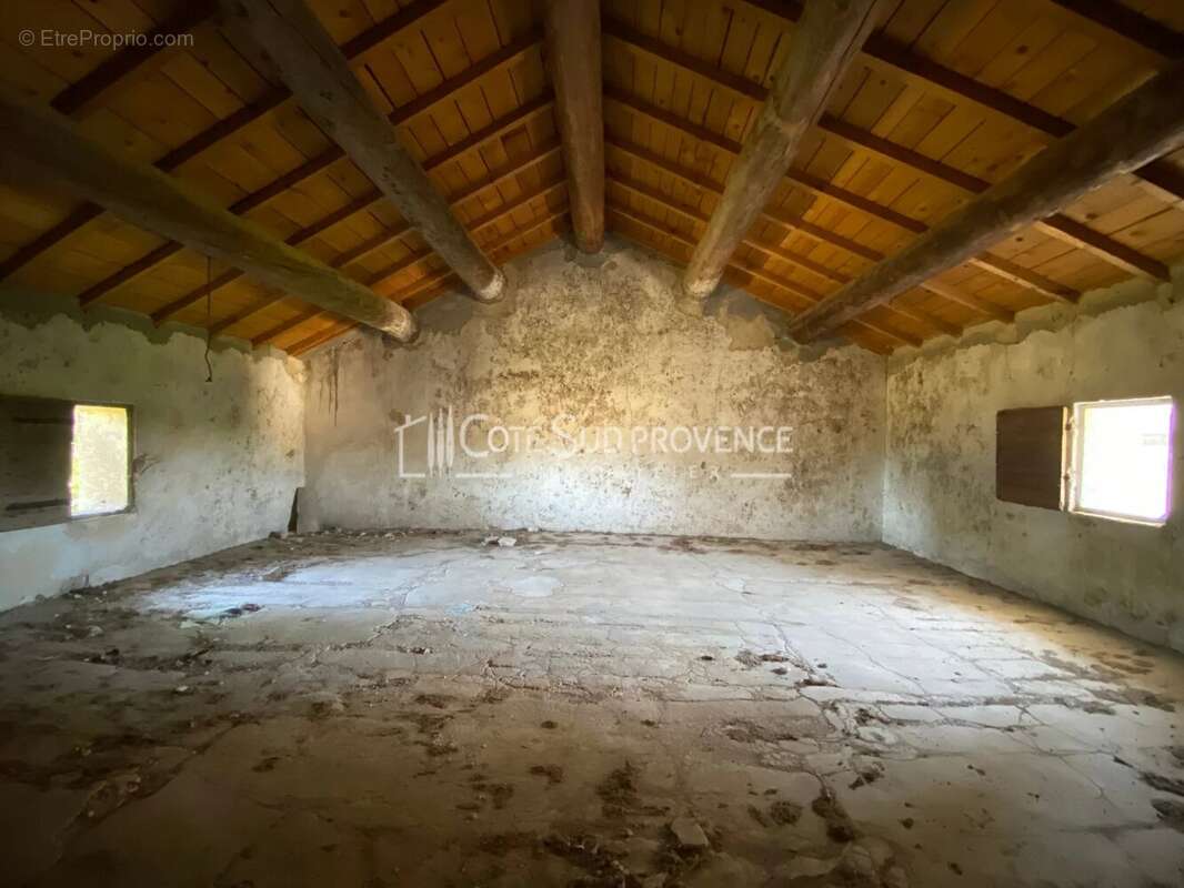 Maison à PERNES-LES-FONTAINES